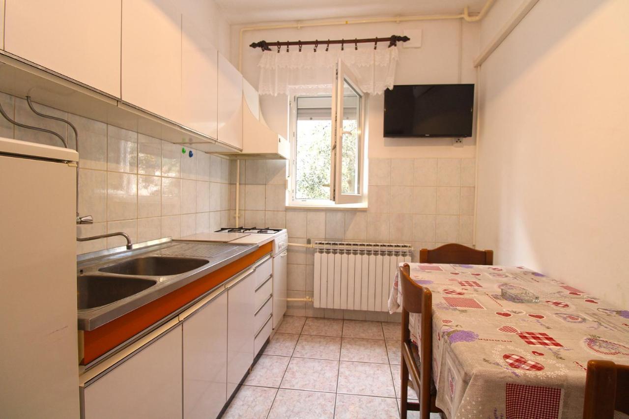 Apartments Valerija 847 普拉 外观 照片