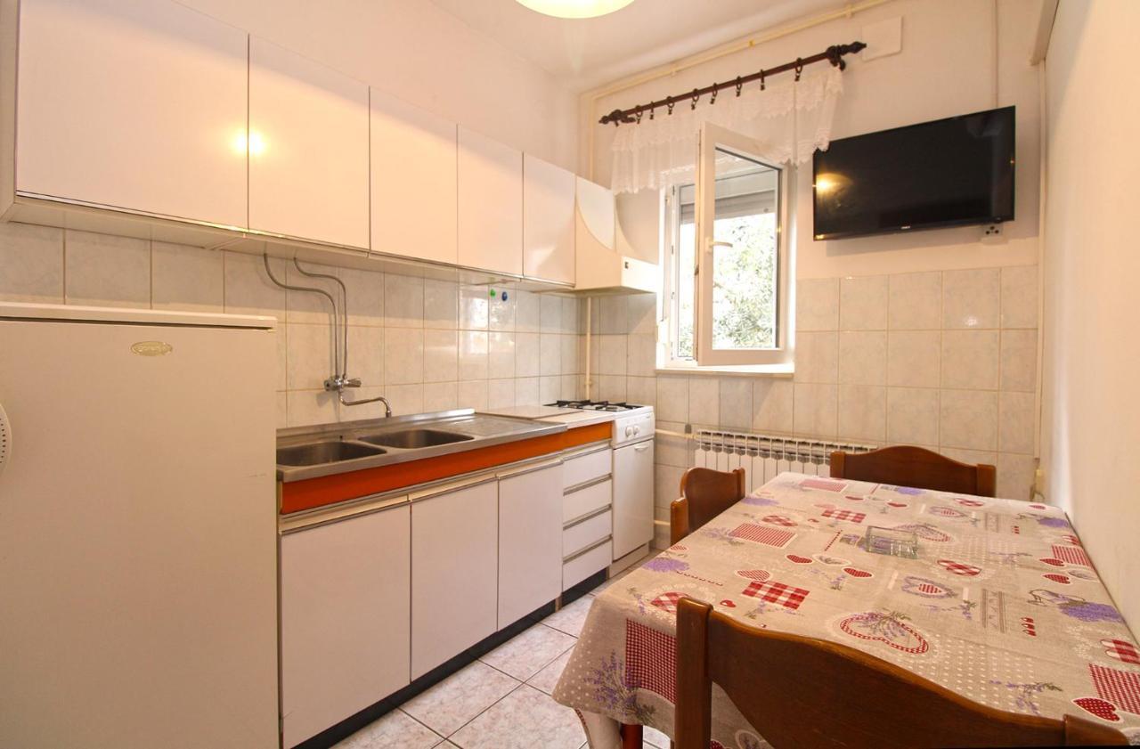 Apartments Valerija 847 普拉 外观 照片