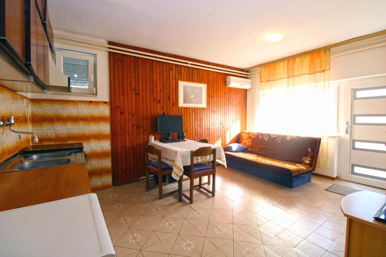 Apartments Valerija 847 普拉 外观 照片