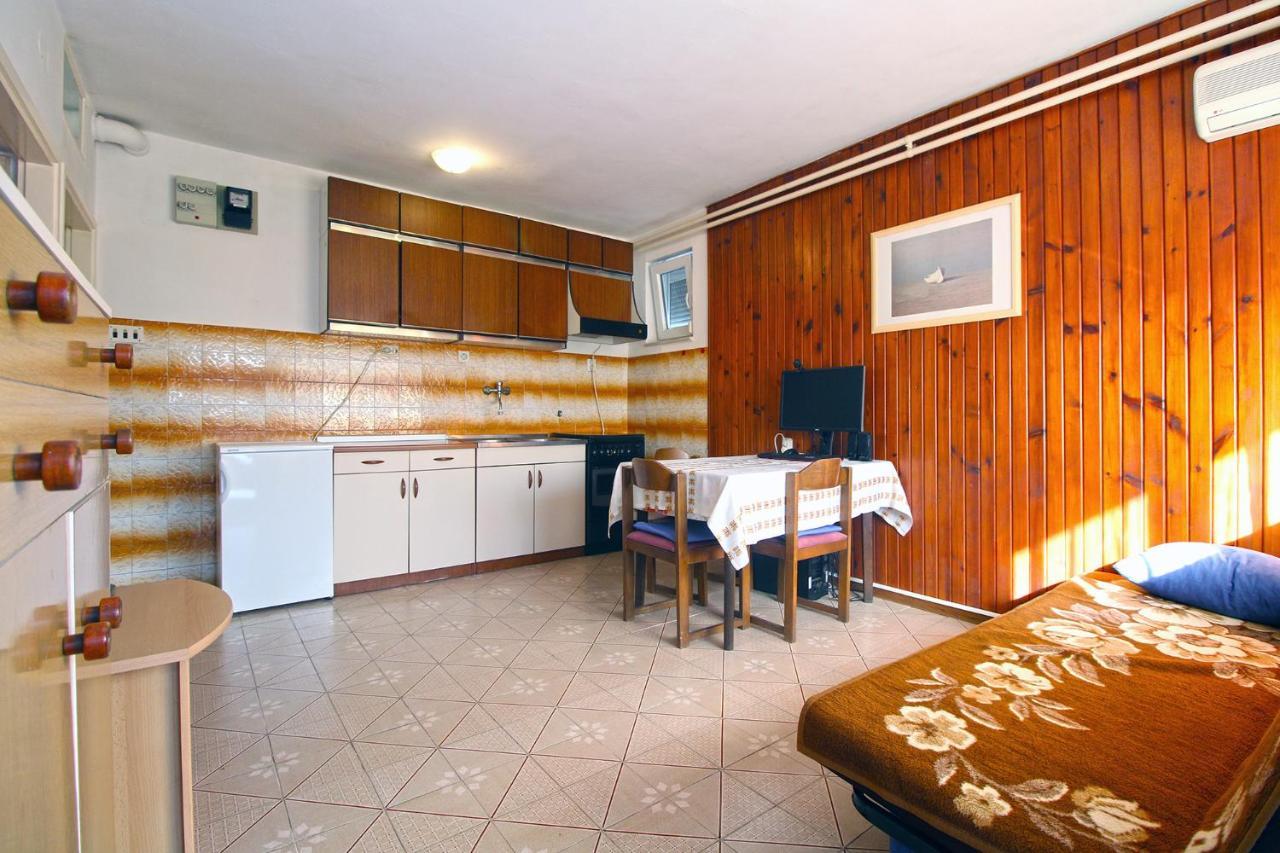 Apartments Valerija 847 普拉 外观 照片