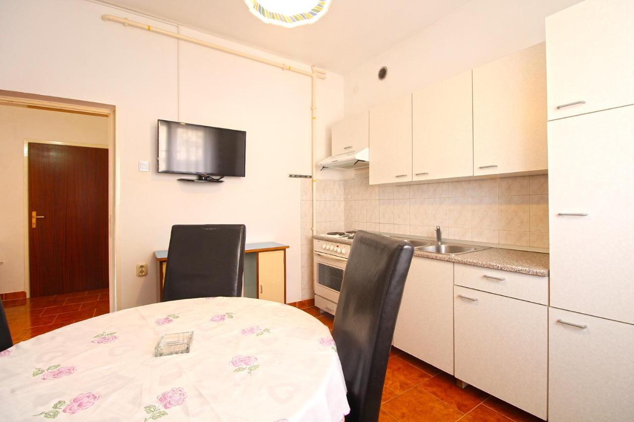 Apartments Valerija 847 普拉 外观 照片