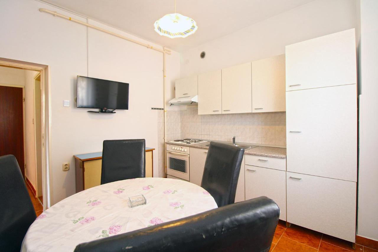 Apartments Valerija 847 普拉 外观 照片