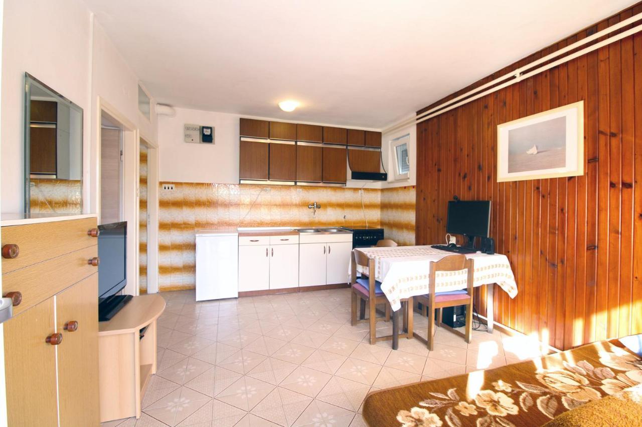 Apartments Valerija 847 普拉 外观 照片