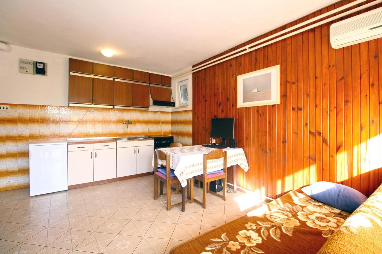 Apartments Valerija 847 普拉 外观 照片